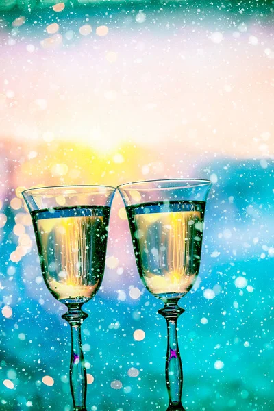 Conceito Fundo Natal Ano Novo Dois Copos Com Champanhe Espumante — Fotografia de Stock