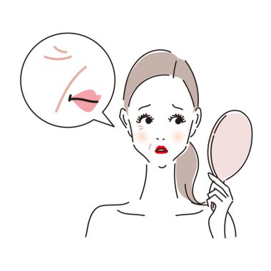 Sorunlu bir kadın çizgilerini ve kırışıklıklarını el aynasıyla kontrol ediyor.