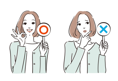 Kartla doğru olup olmadığına karar veren güzel bir kadın.