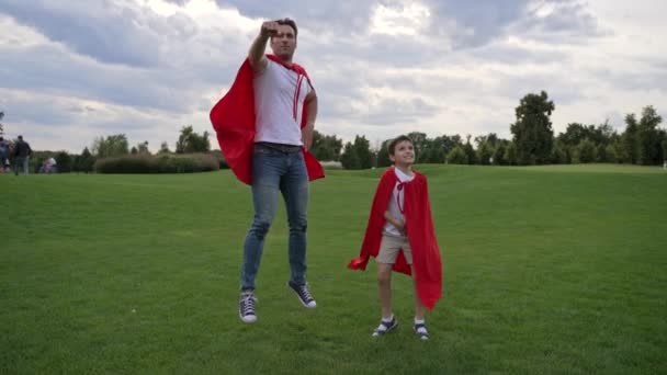 Vast Grassland Father Son Superhero Capes Run Cloudfilled Sky Happy Stock Footage