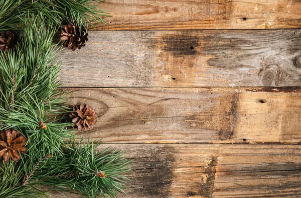 Boże Narodzenie Drewniane Tło Gałązek Szyszek Jodły Płaskie Układanki Przestrzeń — Zdjęcie stockowe