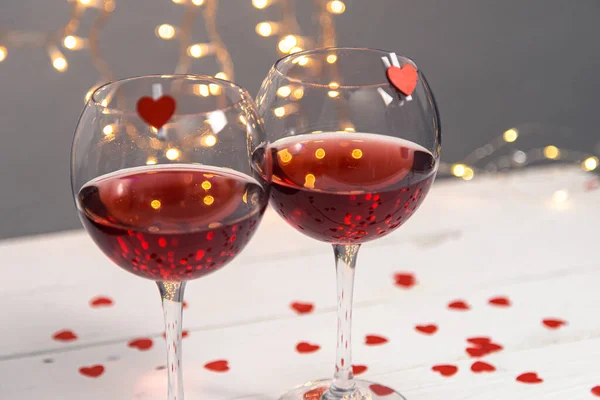 Şarap Kadehleriyle Arka Plan Sevgililer Günü Konsepti Için Romantik Akşam — Stok fotoğraf
