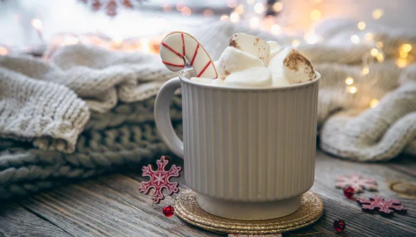 Weihnachten Hintergrund Mit Einer Tasse Kakao Mit Marshmallows Und Festlichen — Stockfoto