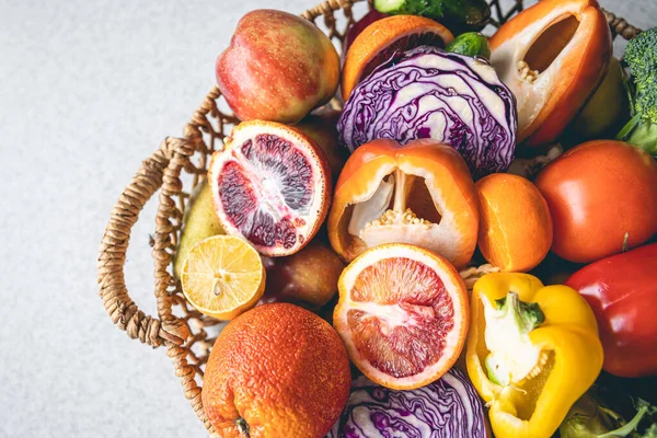 Big Basket Fruits Vegetables Close Healthy Eating Cooking Concept — Φωτογραφία Αρχείου