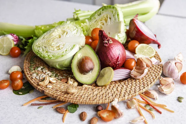 Tányér Zöldségekkel Magvakkal Diófélékkel Egészséges Táplálkozás Veganizmus Vegetarianizmus Fogalma — Stock Fotó