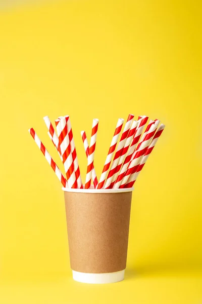 Disposable Paper Cup Striped Paper Straws Drinks Yellow Background Isolated — Stock Photo, Image