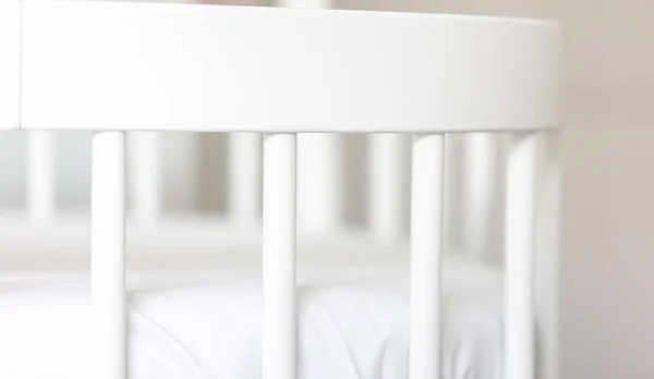 Мебель Детской Комнаты Кроватка Белой Кроватью Современный Интерьер Детской Комнаты — стоковое фото