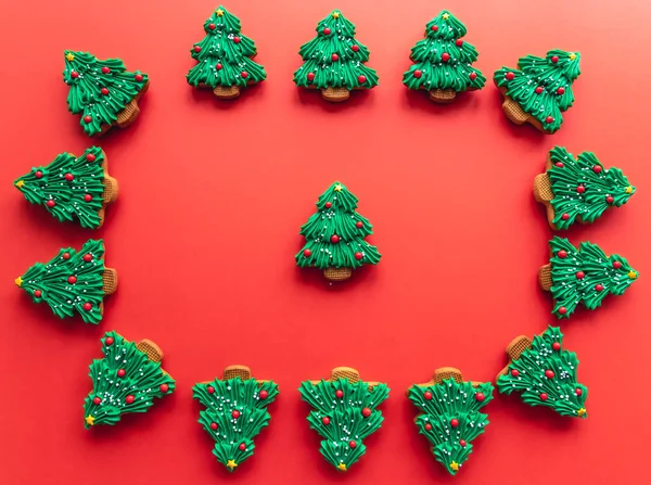 Handmade Christmas Gingerbread Gingerbread Form Fir Trees Covered Icing Flat — Stock Photo, Image