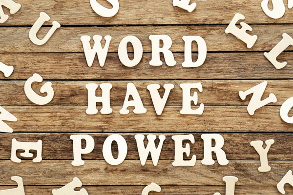 Λέξεις Έχουν Δύναμη Που Γράφεται Ξύλινα Γράμματα Αλφαβήτου Ένα Ξύλινο — Φωτογραφία Αρχείου