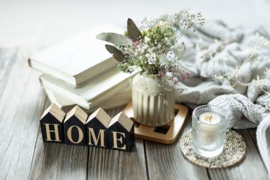 Yazı eviyle samimi bir kompozisyon. Ev konforu ve konfor. Yüksek kalite fotoğraf