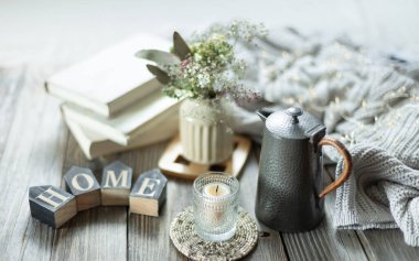 Yazı eviyle samimi bir kompozisyon. Ev konforu ve konfor. Yüksek kalite fotoğraf