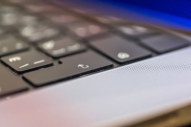 Klavye düğmesi yakın plan. Laptop klavyesi. Yüksek kalite fotoğraf. Siyah klavye.