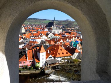 Eski Çek kenti Krumlov ve Vltava nehri manzarası