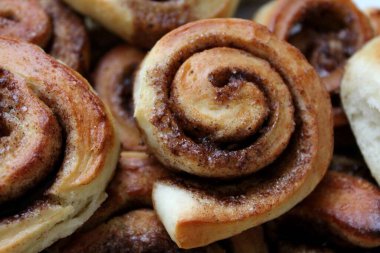 Nefis tarçınlı börekler.