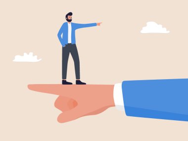 Bir iş adamı dev bir elin üzerinde güvenle duruyor ve zıt yönleri işaret ediyor. Onun duruşu iş dünyasında karşıt görüşleri ya da kararları sembolize eder..