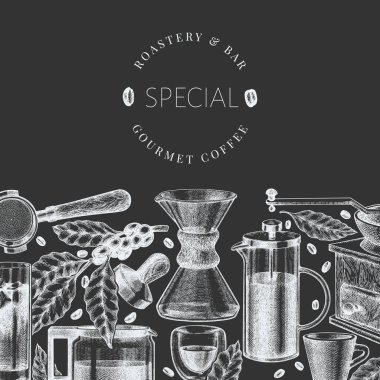 Alternatif Kahve Üreticileri Tebeşir Kurulu İllüstrasyonu. Vector Hand Özel Kahve Malzemeleri Bayrağı. Vintage Style Coffee Bar Tasarımı 