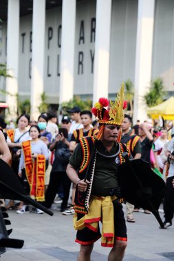 Jakarta, Endonezya. 12 Kasım 2023. SLB Negeri 11 'de engelli öğrencilerin görünümü, TMII turizm merkezinin açık sahnesinde Jakarta.