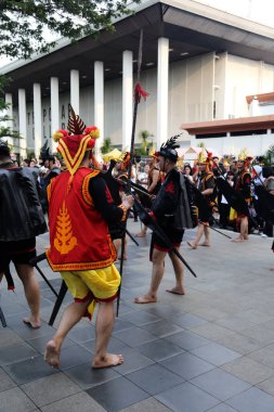 Jakarta, Endonezya. 12 Kasım 2023. SLB Negeri 11 'de engelli öğrencilerin görünümü, TMII turizm merkezinin açık sahnesinde Jakarta.