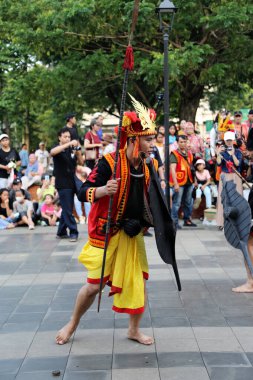 Jakarta, Endonezya. 12 Kasım 2023. SLB Negeri 11 'de engelli öğrencilerin görünümü, TMII turizm merkezinin açık sahnesinde Jakarta.