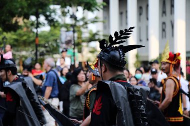 Jakarta, Endonezya. 12 Kasım 2023. SLB Negeri 11 'de engelli öğrencilerin görünümü, TMII turizm merkezinin açık sahnesinde Jakarta.