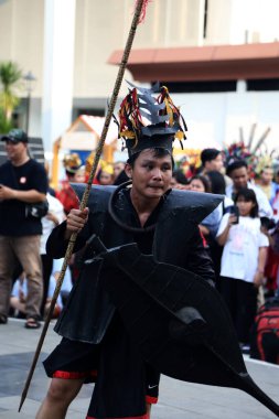 Jakarta, Endonezya. 12 Kasım 2023. SLB Negeri 11 'de engelli öğrencilerin görünümü, TMII turizm merkezinin açık sahnesinde Jakarta.