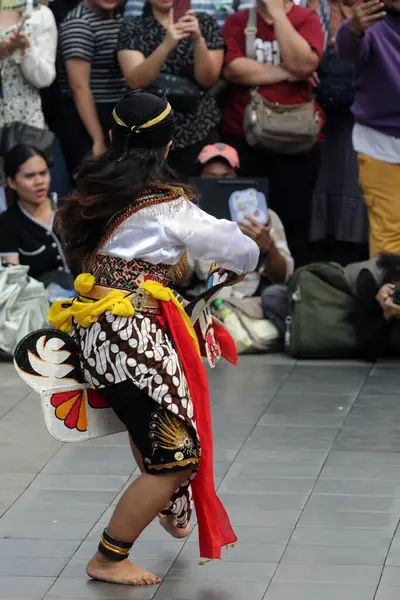 Stock image Jakarta, Indonesia. 10 April 2024. The Reyog Ponorogo folk art show at TMII, Jakarta drew crowds to its open stage