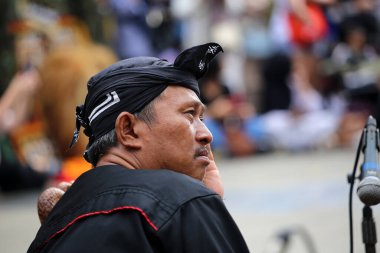 Jakarta, Endonezya. 10 Nisan 2024. TMII, Jakarta 'daki Reyog Ponorogo halk sanatı çok dikkat çekti.