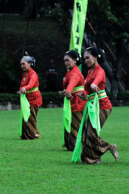 Solo, Endonezya. 29 Nisan 2024. Geleneksel dans 