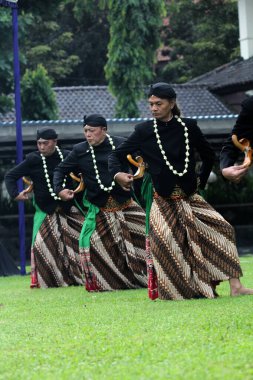 Solo, Endonezya. 29 Nisan 2024. Geleneksel dans 