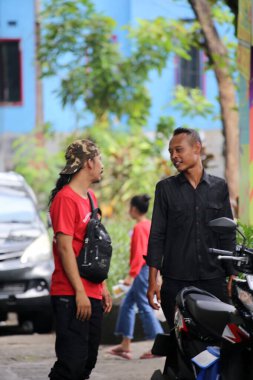 Solo, Endonezya. 29 Nisan 2024. Fotoğraf, 2024 ISI Surakarta, Central Java 'da düzenlenen Dünya Dans Günü' nde insanların etkinliklerini gösteriyor.