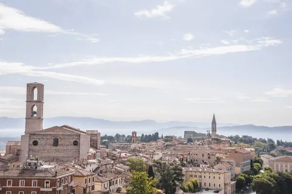 Siena, Toskana, İtalya 'nın tarihi şehir merkezine bakın.