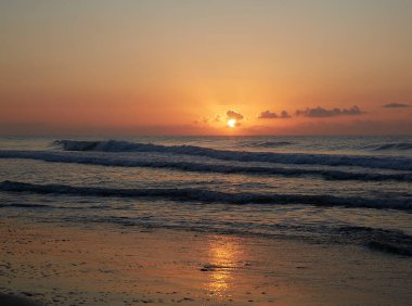 Khao lak sahilinde gün batımı