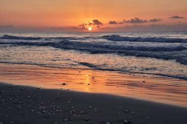 Denizde gün batımı