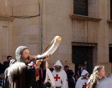 Teruel, Aragon, İspanya, 22 Şubat 2025 Boda Ortaçağ Isabel de Diego