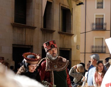 Teruel, Aragon, İspanya, 22 Şubat 2025 Boda Ortaçağ Isabel de Diego