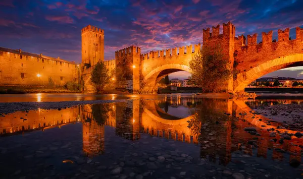 Castelvecchio Bridge Adige River Verona Italy Twilight High Quality Photo — Stock Photo, Image