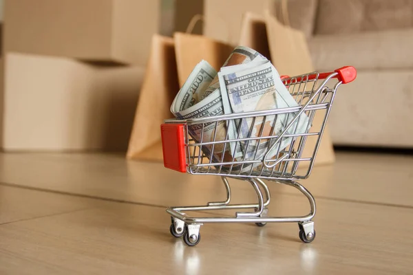 Small Shopping Cart Front Paper Boxes Shopping Packages American Dollars — Foto de Stock