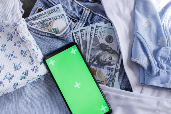 Cebinde Amerikan Doları Olan Mavi Kot Pantolon Yeşil Ekranlı Bir — Stok fotoğraf