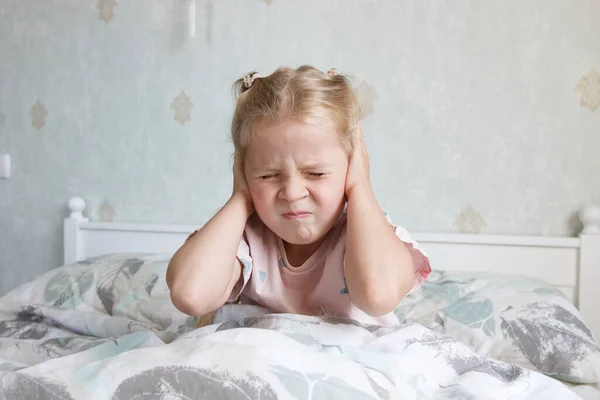 Little Cute Child Closing Ears Hands Fear Loud Sounds Oncept — Stock Photo, Image