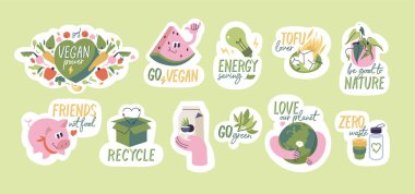 Ekoloji etiketlerinden oluşan vektör illüstrasyon seti - vegan, sıfır atık, geri dönüşüm, çevre dostu, çevre koruma