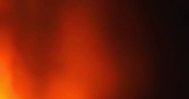 Bulanık, orantısız, koyu renkli bir arka plan. Kalıplaşmış bir hissi ve aydınlatma etkisi var..