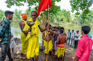 14 Nisan 2025, Batı Bengal Hindistan, Batı Bengal Hindistan Halk Festivali. Takipçiler Gajan Festivali 'ni coşkuyla kutluyorlar. Bir hafta süren Hindu Festivali.
