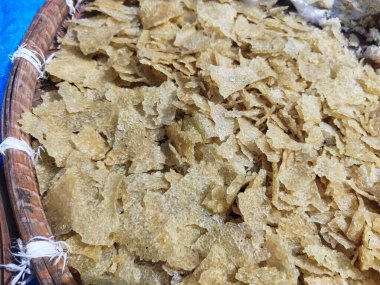 Bir yığın kuru hindistan cevizi kırıntısını kapat