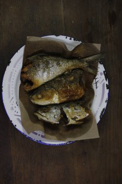 Süt balığı Endonezya halkı için lezzetli bir meze.