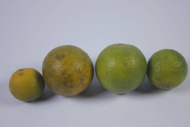 Portakallar, vücudun metabolizmasına iyi gelen bol miktarda C vitamini içerir.