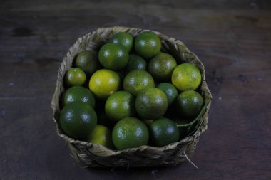 Portakallar, vücudun metabolizmasına iyi gelen bol miktarda C vitamini içerir.