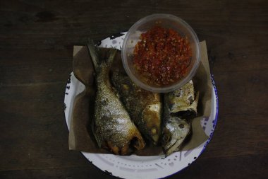Süt balığı Endonezya halkı için lezzetli bir meze.