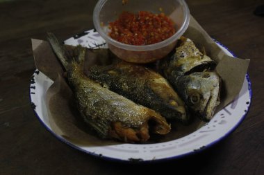 Süt balığı Endonezya halkı için lezzetli bir meze.