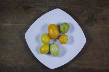 Domatesler doğrudan yenebilir ya da önce pişirilebilir.