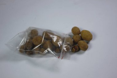 Yumurta fındıkları kızarmış yumurta ve un karışımı ile yapılır.